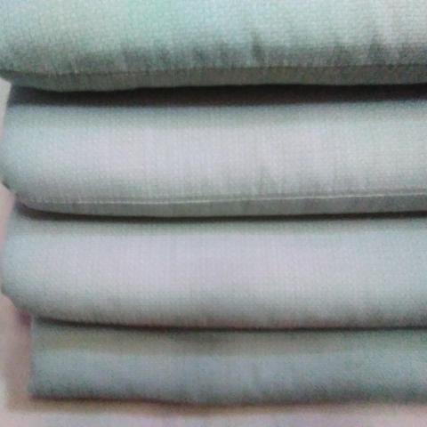 troc de  lot de 4 coussins, de chaise, bon état, sur mytroc