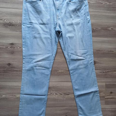 troc de  Jeans femme Lewis, sur mytroc