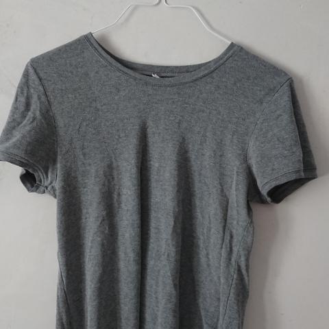 troc de  T-shirt gris taille 40, sur mytroc