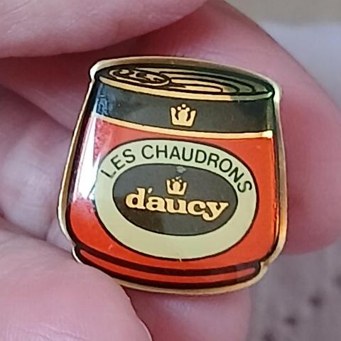 troc de  Reserver. Un Pins 'DES  CHAUDRONS D 'AUCY ', sur mytroc