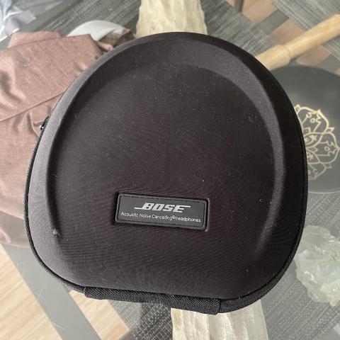troc de  Casque Audio filaire marque Bose avec son etui, sur mytroc