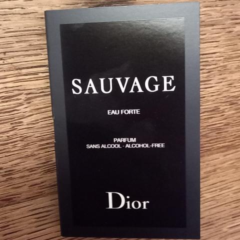 troc de  Echantillon de parfum Dior. RESERVE., sur mytroc