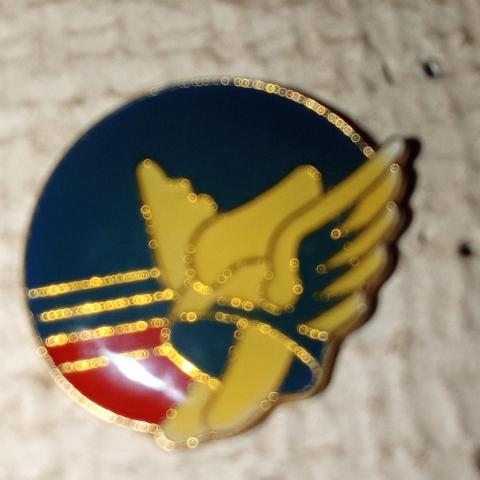 troc de  Pin's sans attache, sur mytroc