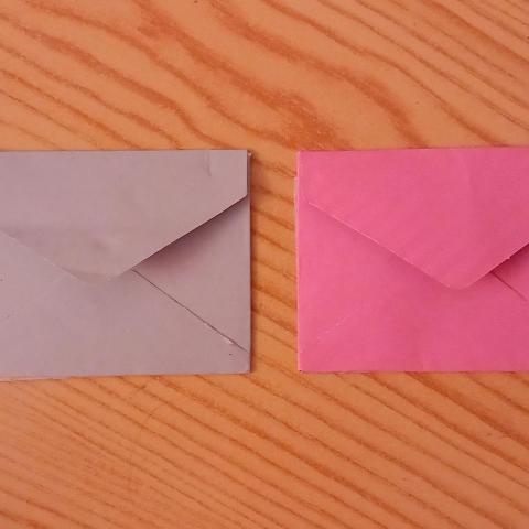 troc de  2 mini-enveloppes autocollantes., sur mytroc