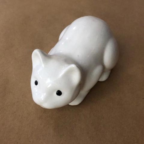 troc de  Figurine porcelaine céramique chat blanc 13 cm, sur mytroc