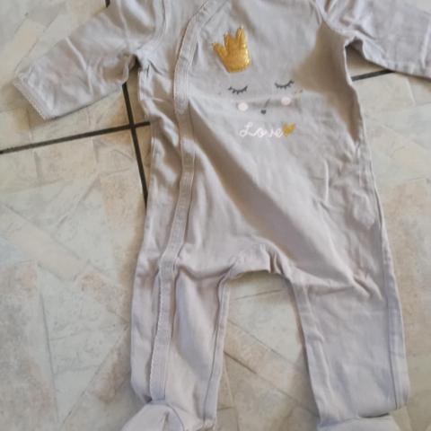 troc de  Pyjama neuf  kiabi  1 an  love, sur mytroc