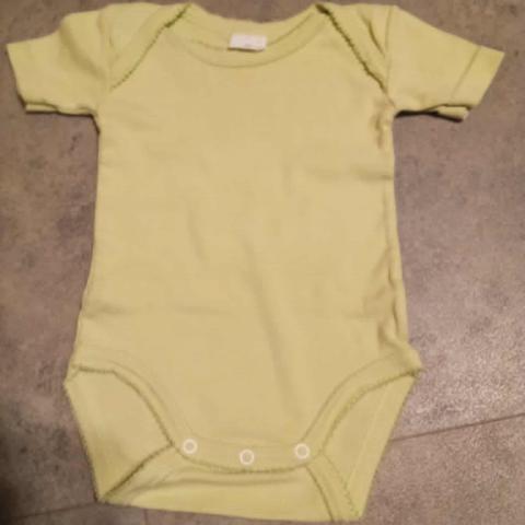 troc de  Body vert pale 3 mois, sur mytroc