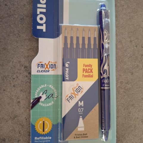 troc de  Stylo et ses recharges Neuf, sur mytroc
