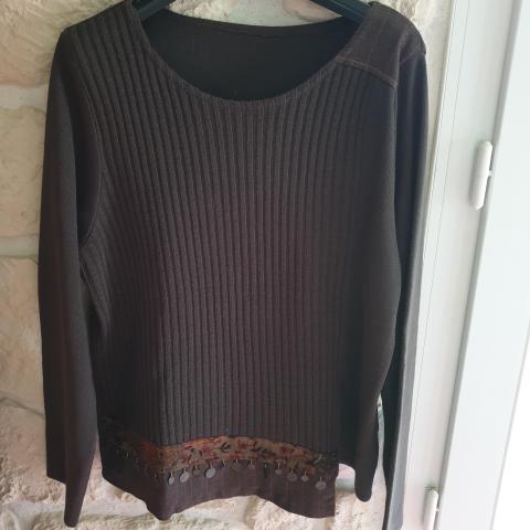troc de  Pull breloques 42/44, sur mytroc
