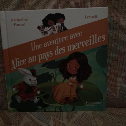 troc de  Réservé /// Livre enfant " Alice au pays des merveilles", sur mytroc