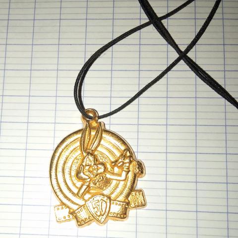 troc de  Collier bug bunny warner bros, sur mytroc