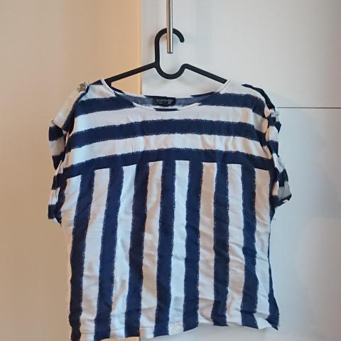 troc de  Tshirt marinière topshop taille 36, sur mytroc