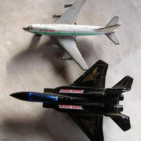 troc de  2 Modèles réduits avions en metal, sur mytroc