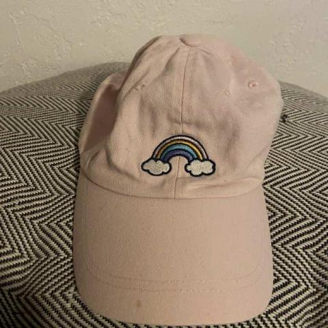 troc de  Casquette rose arc en ciel, sur mytroc