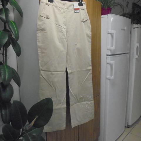 troc de  pantalon en toile beige neuf taille 40       10   noisettes, sur mytroc