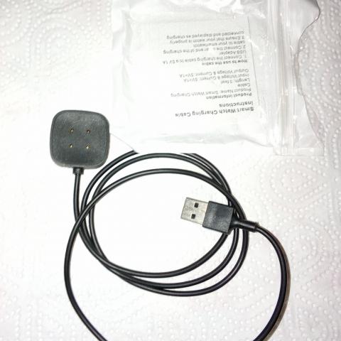 troc de  câble de recharge montre connectée 4 diodes neuf, sur mytroc