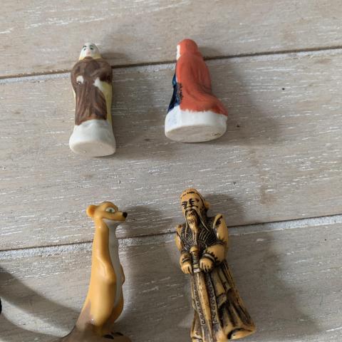 troc de  Fèves et deux petites figurines, sur mytroc