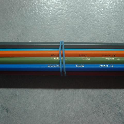 troc de  Lot 15 crayons de couleur neufs RESERVE, sur mytroc