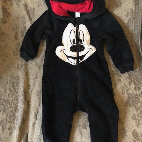 troc de  Body noir Mickey Disney taille 86, sur mytroc