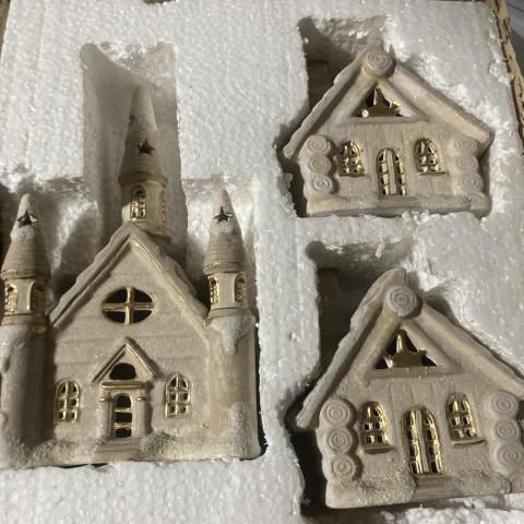 troc de  Village de Noël 3 pièces, sur mytroc