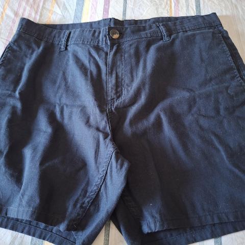 troc de  Short femme, sur mytroc