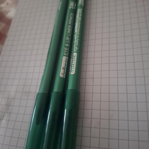 troc de  Lot 3 crayons maquillage vert, sur mytroc