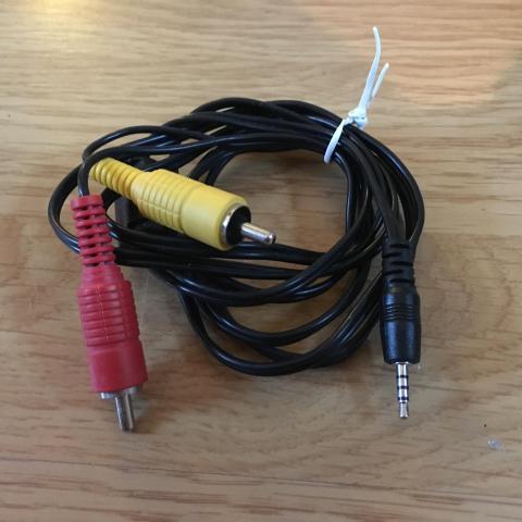 troc de  câble mini jack 2,5 mm vers 2 X RCA, sur mytroc