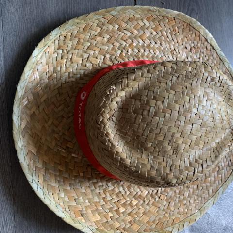 troc de  Chapeau de paille, marqué total, sur mytroc