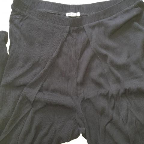 troc de  Pantalon paréo / portefeuille L, sur mytroc