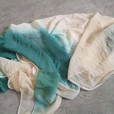 troc de  grand foulard degradé pour travaux divers, sur mytroc