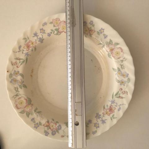 troc de  Grand plat en forme d'assiette, sur mytroc