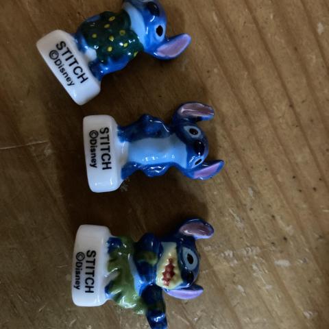troc de  3 fèves Stitch, sur mytroc