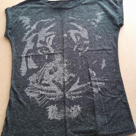 troc de  Tee shirt femme taille S très bon état, sur mytroc
