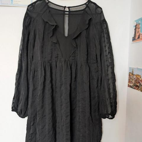 troc de  Robe noir, sur mytroc
