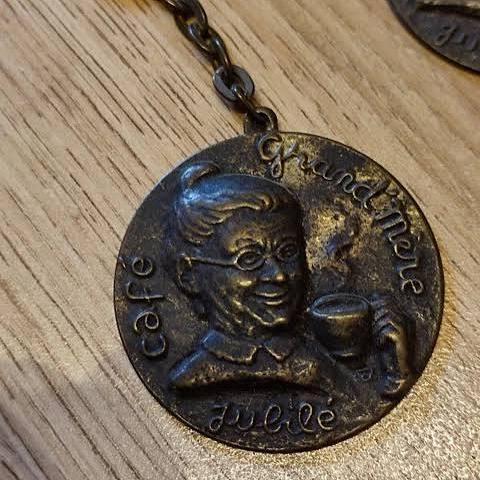 troc de  porte clef café grand mere réserver Béatrice, sur mytroc