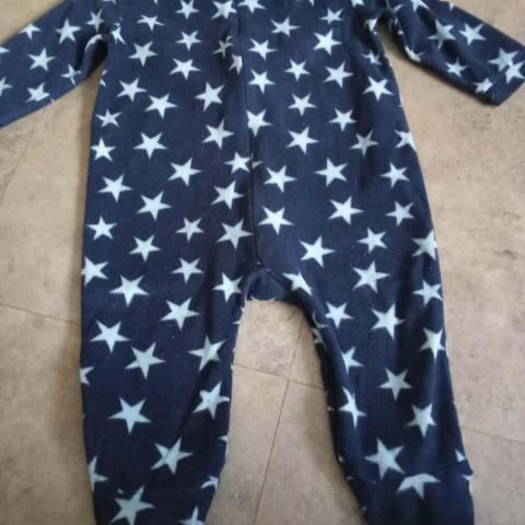 troc de  pYJAMA POLAIRE OU SUR PYJAMA 1 AN bleu avec dessin etoile, sur mytroc