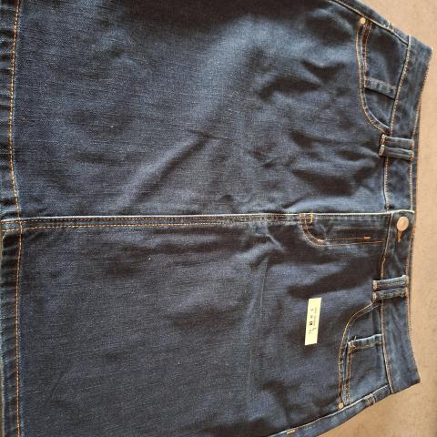 troc de  Jupe courte en jean, sur mytroc