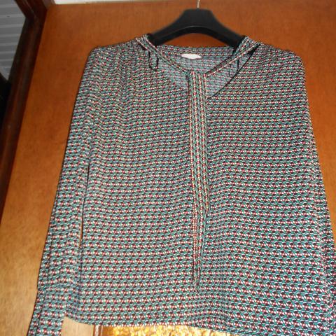 troc de  T-shirt manches longues Cache Cache taille S, sur mytroc