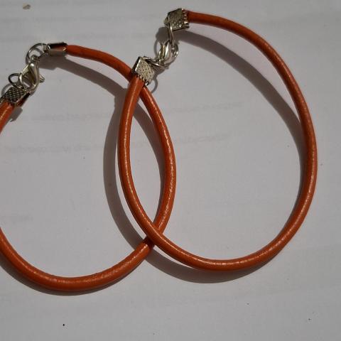 troc de  Bracelet orange, sur mytroc