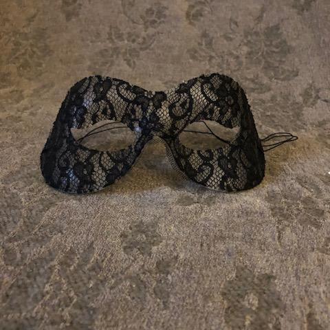 troc de  Masque loup plastique dentelle, sur mytroc