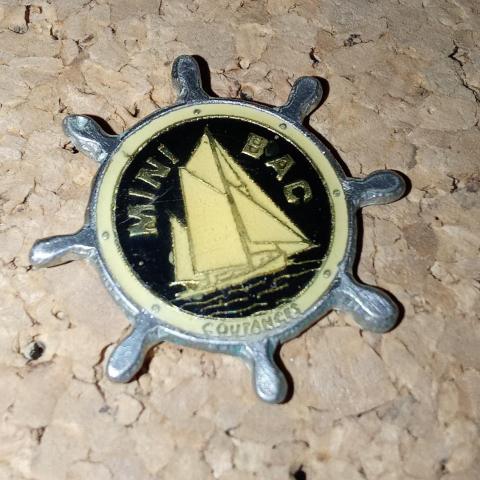 troc de  pin's voilier sans attache, sur mytroc