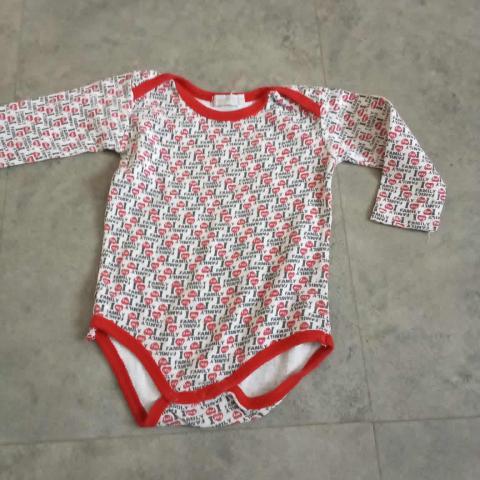 troc de  Body 9 mois  bordure rouge marque graine de blé, sur mytroc