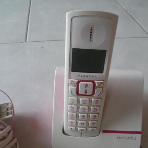 troc de  Téléphone Alcatel - Blanc et rose, sur mytroc