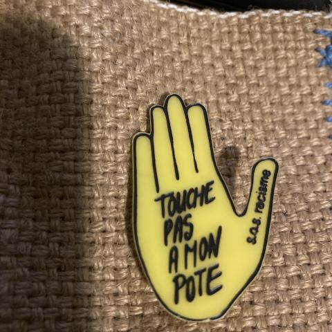 troc de  Badge Touche pas à mon pote, sur mytroc