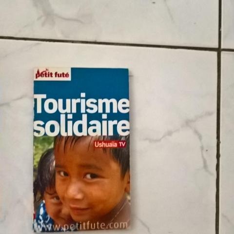 troc de  livre tourisme solidaire comme neuf, sur mytroc