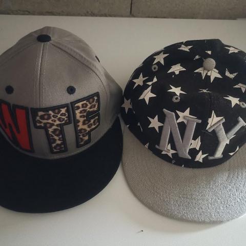 troc de  Lot 2 casquettes, sur mytroc