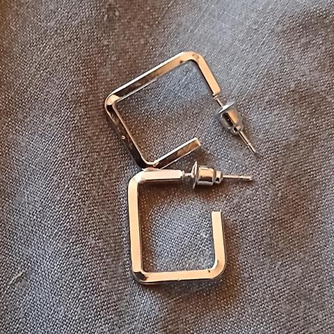 troc de  Reserver Fidji  Paire De Boucle D Oreille, sur mytroc