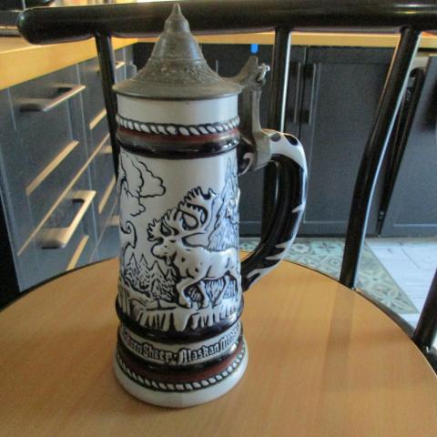 troc de  réservée,chope vintage signée avon, sur mytroc