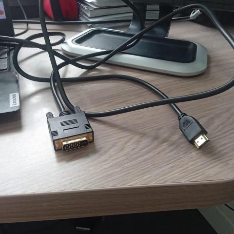 troc de  Adaptateur HDMI VGA 24 PIN Mâle Mâle, sur mytroc