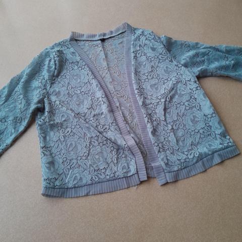 troc de  Réservée Veste dentelle taille L neuve, sur mytroc